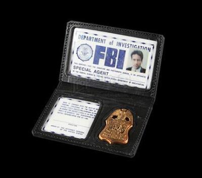 THE X-FILES (1993-2002) - Fox Mulder's (David Duchovny) FBI Photo ID and Badge