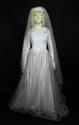 DOCTOR WHO (TV 2005 - ) - "Rose" Bride Auton Costume