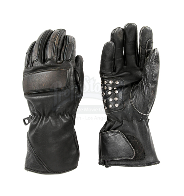 Lot #28 - Chronicles Of Riddick, The - Slam Guard Gloves