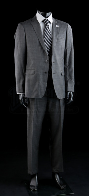 Terminator Genisys: Agent Burke's (Griff Furst) Hospital Costume