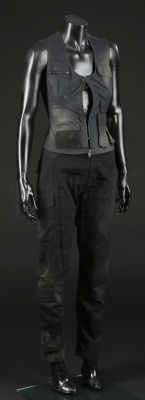 Terminator Genisys: Sarah Connor's (Emilia Clarke) Dusty Vest Costume