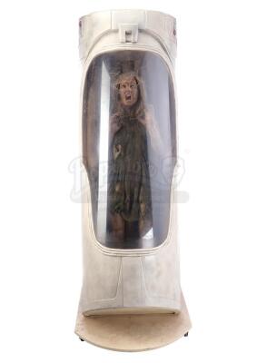 Lot #27 - ALIEN3 (1992) - SFX Newt (Carrie Henn) Body in Custom Themed Display