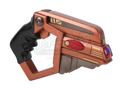 Lot #634 - STAR TREK: DEEP SPACE NINE (TV SERIES, 1993-1999) - Bajoran Phaser