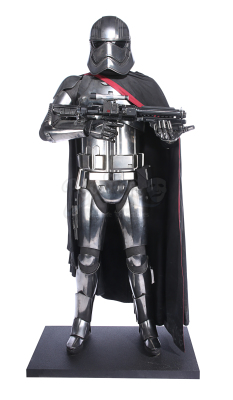 Lot #764 - STAR WARS: THE FORCE AWAKENS (2015) - Captain Phasma Promotional 1:1 Figure Display