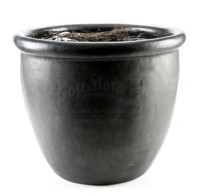 THE TWILIGHT SAGA: ECLIPSE (2010) - Cullen House Big Black Flower Pot